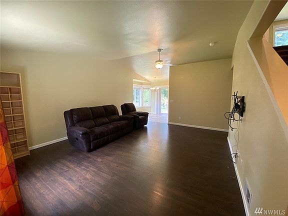 4th image of 15907 58th Avenue Ct E