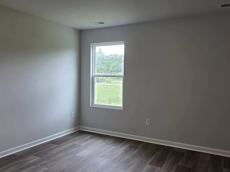 598 Cambria Dr — Photo 7