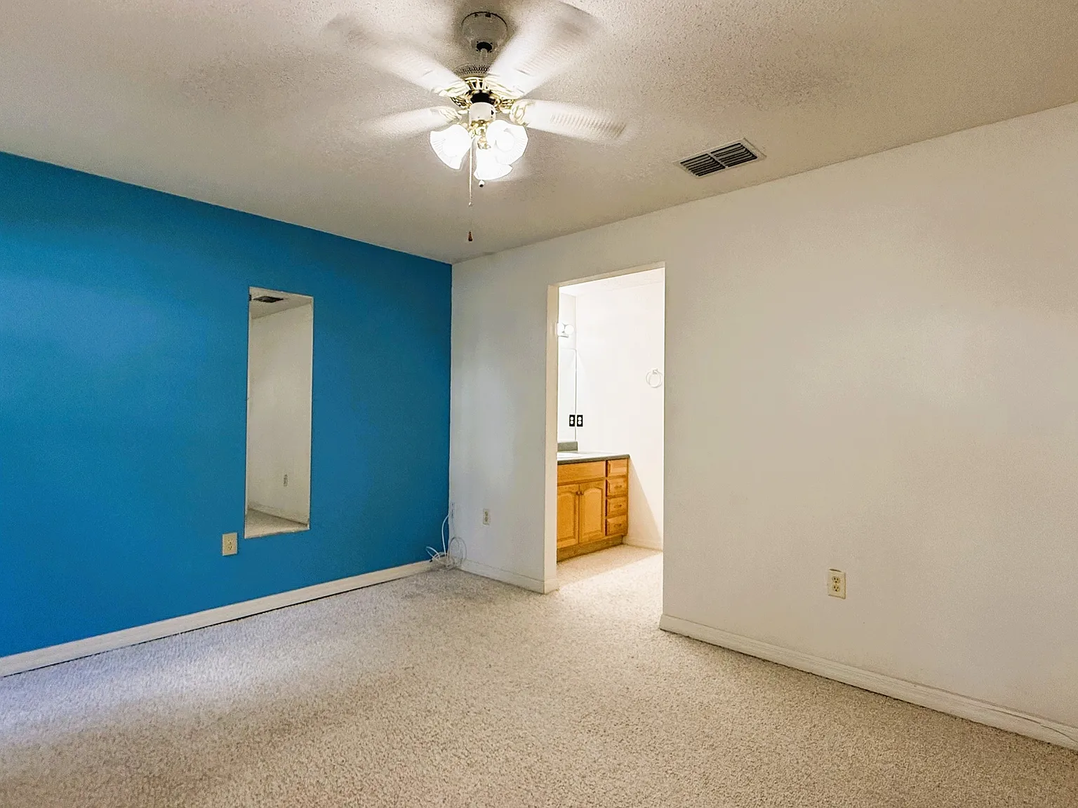 260 Lake Suzanne Drive - 1 — Photo 2