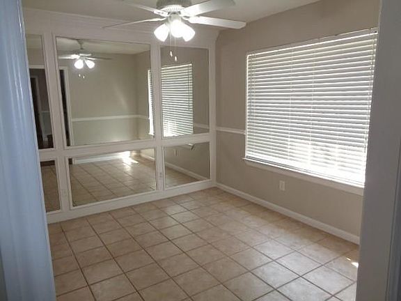 4th image of 4019 Vintage Valley Dr