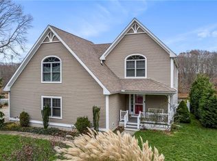 33 Marshfield Rd, Niantic, CT 06357