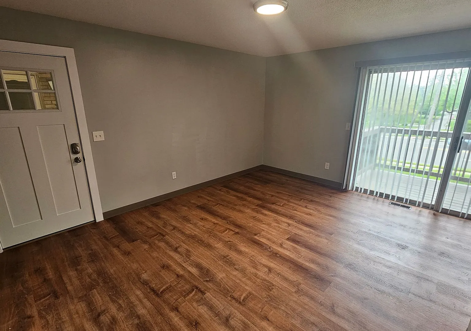 365 W Cook Rd Ranchwood Apartments — Photo 2