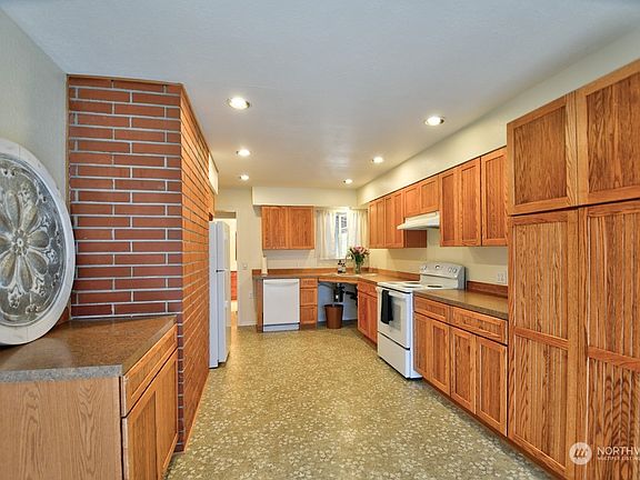 3rd image of 5503 22nd Avenue SE