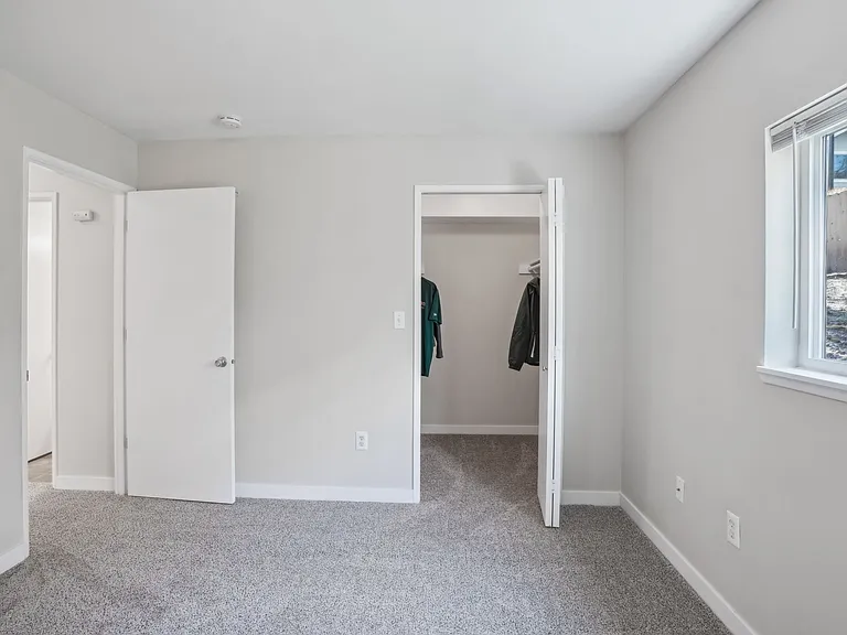 Stratford Apartments — Photo 21