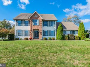 2300 Greenbriar Ln, Enola, PA 17025