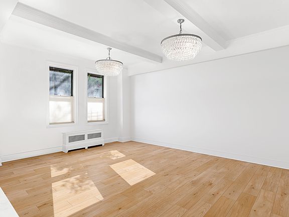 3rd image of 245 W 74th St