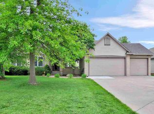 513 S Sandtrap Ct, Wichita, KS 67235