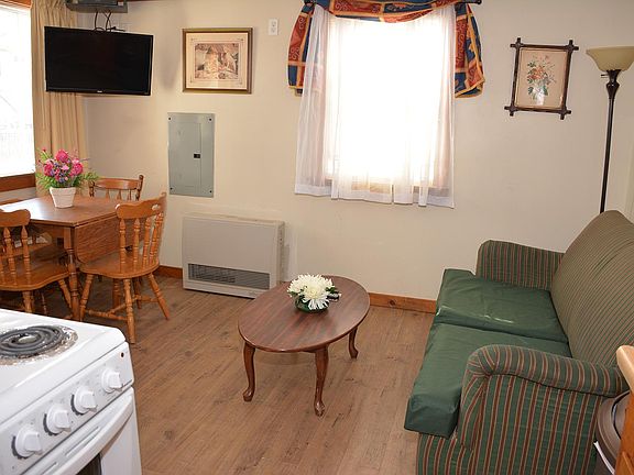 3rd image of 173 E Grand Ave #1