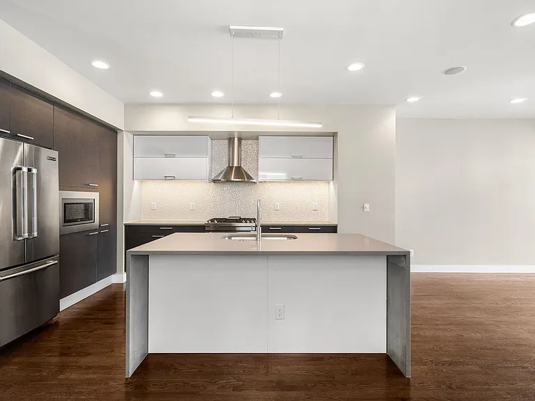 1751 W 40th Ave — Photo 2
