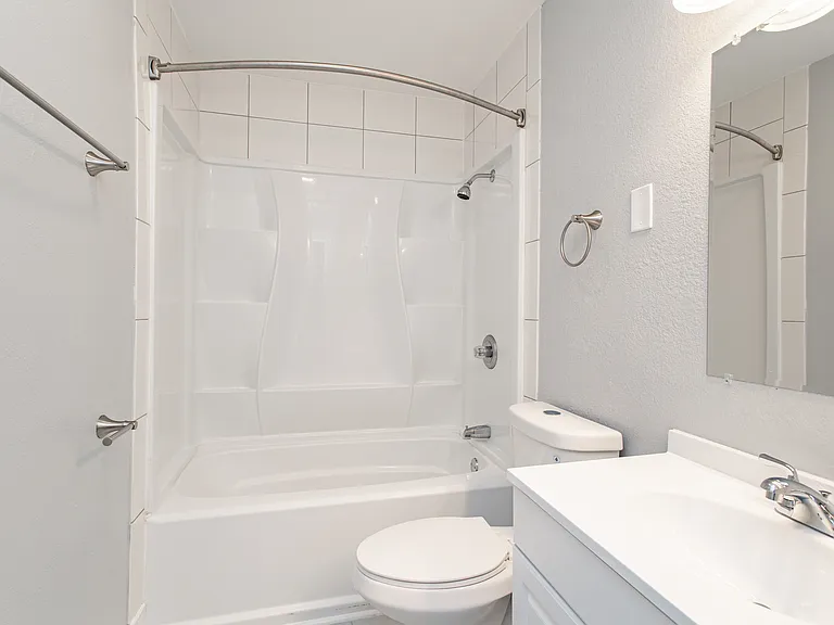 Squash Lake Apartments — Photo 7