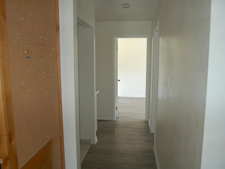 896 Creekside Cir — Photo 5