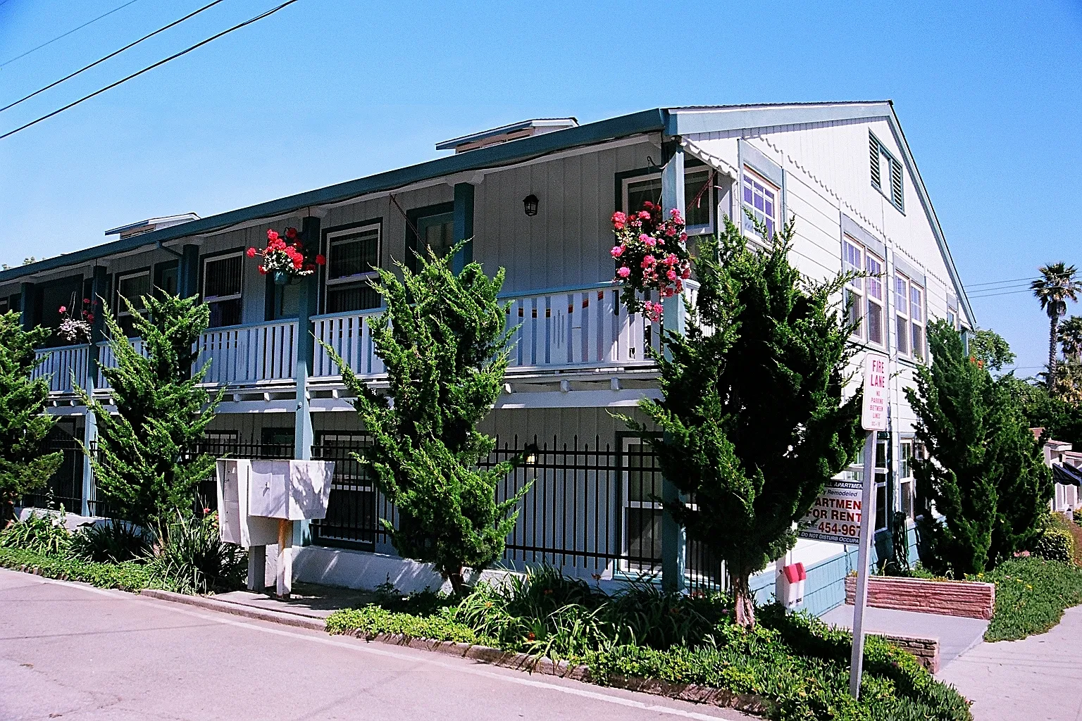 1 bed, 400 sqft, $2,250 — Photo 1