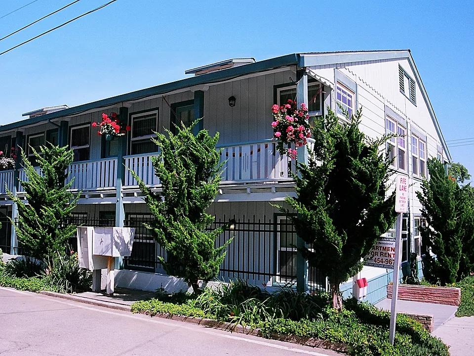 306 Cliff St #16