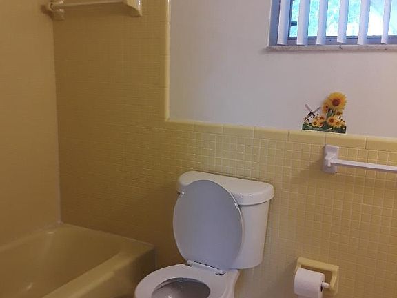 4th image of 1105 Leeland Heights Blvd E