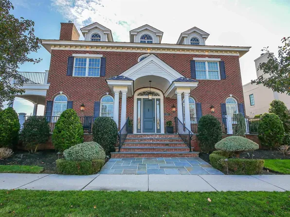 8904 Ventnor Ave, Margate, NJ 08402