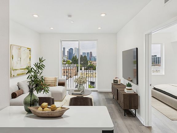 4th image of 831 S Westlake Ave #616