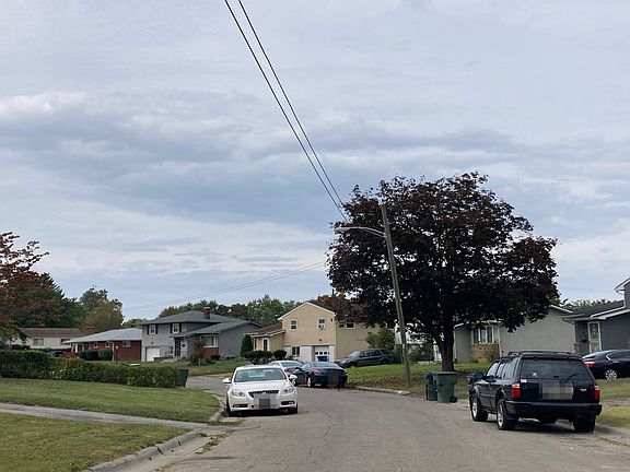 5th image of 3807 Shamrock Dr