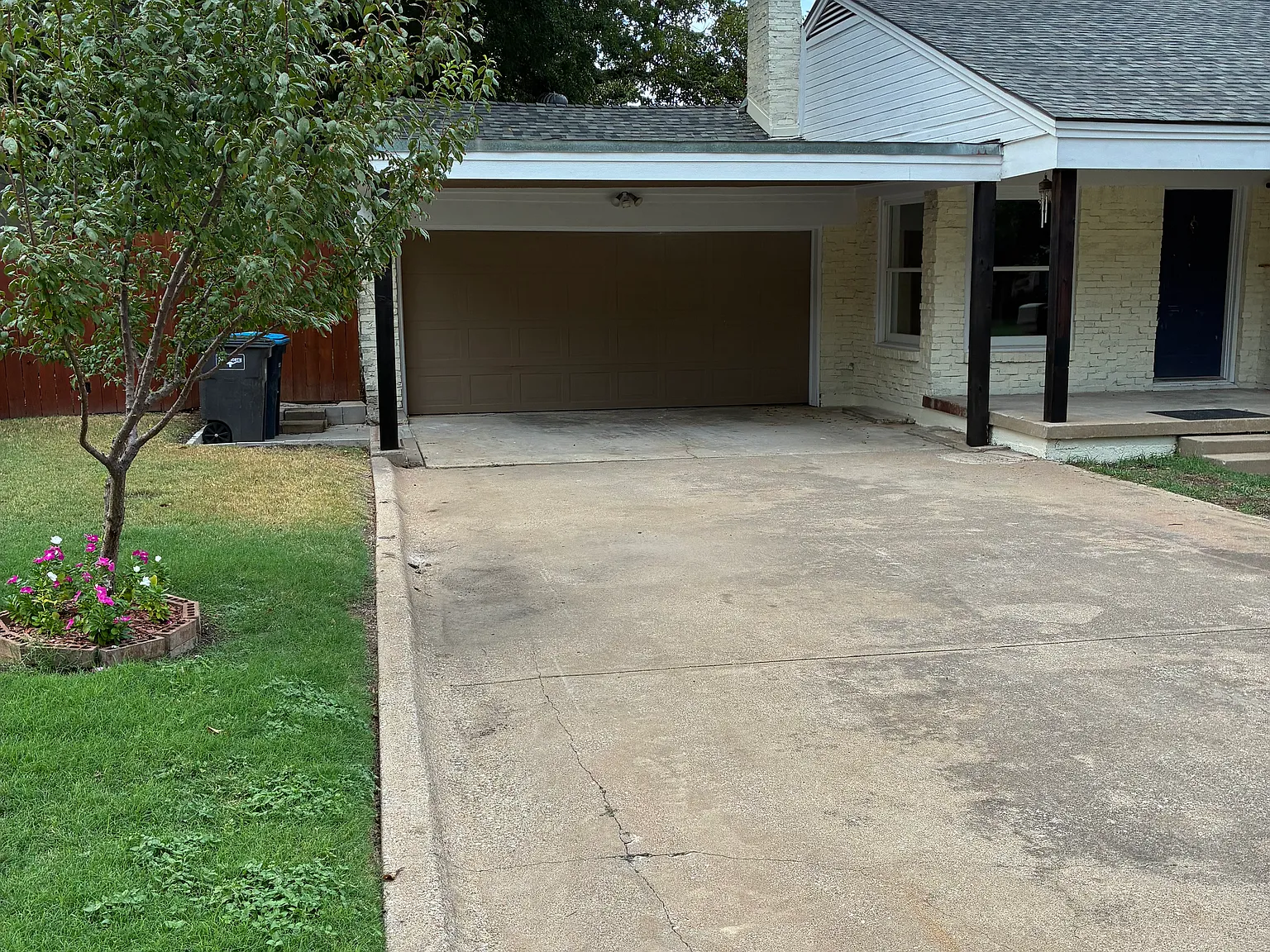 6120 Kenwick Ave — Photo 3