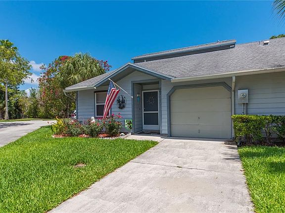 2nd image of 661 NE Wax Myrtle Way