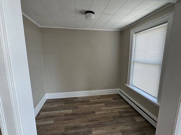 3rd image of 15 N High St #11542336