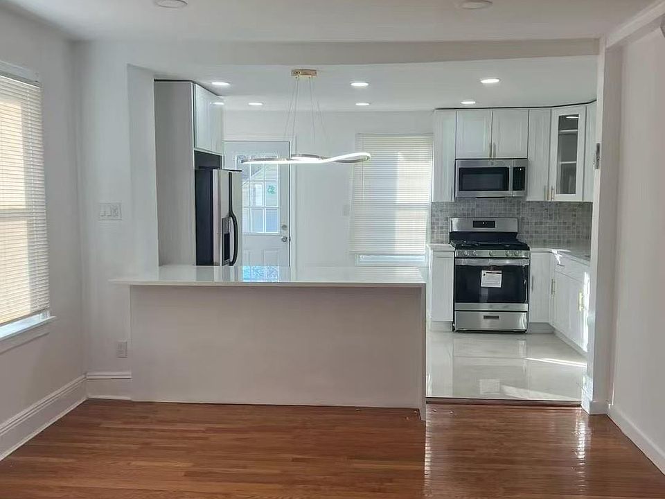 1st image of 16414 81st Avenue