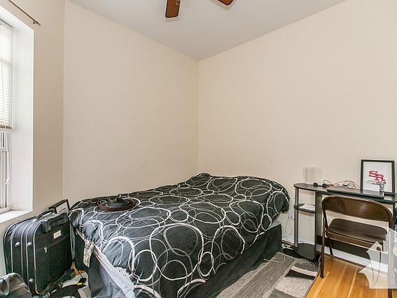 3rd image of 6419 N Greenview Ave APT 1S