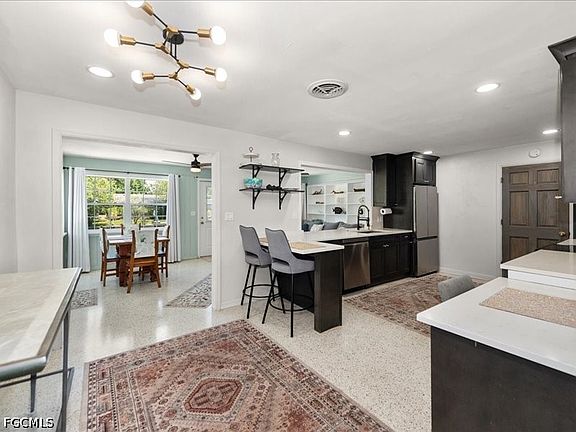 5th image of 1229 Carlene Ave S