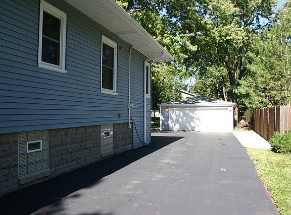 4th image of 1604 E Forest Ave
