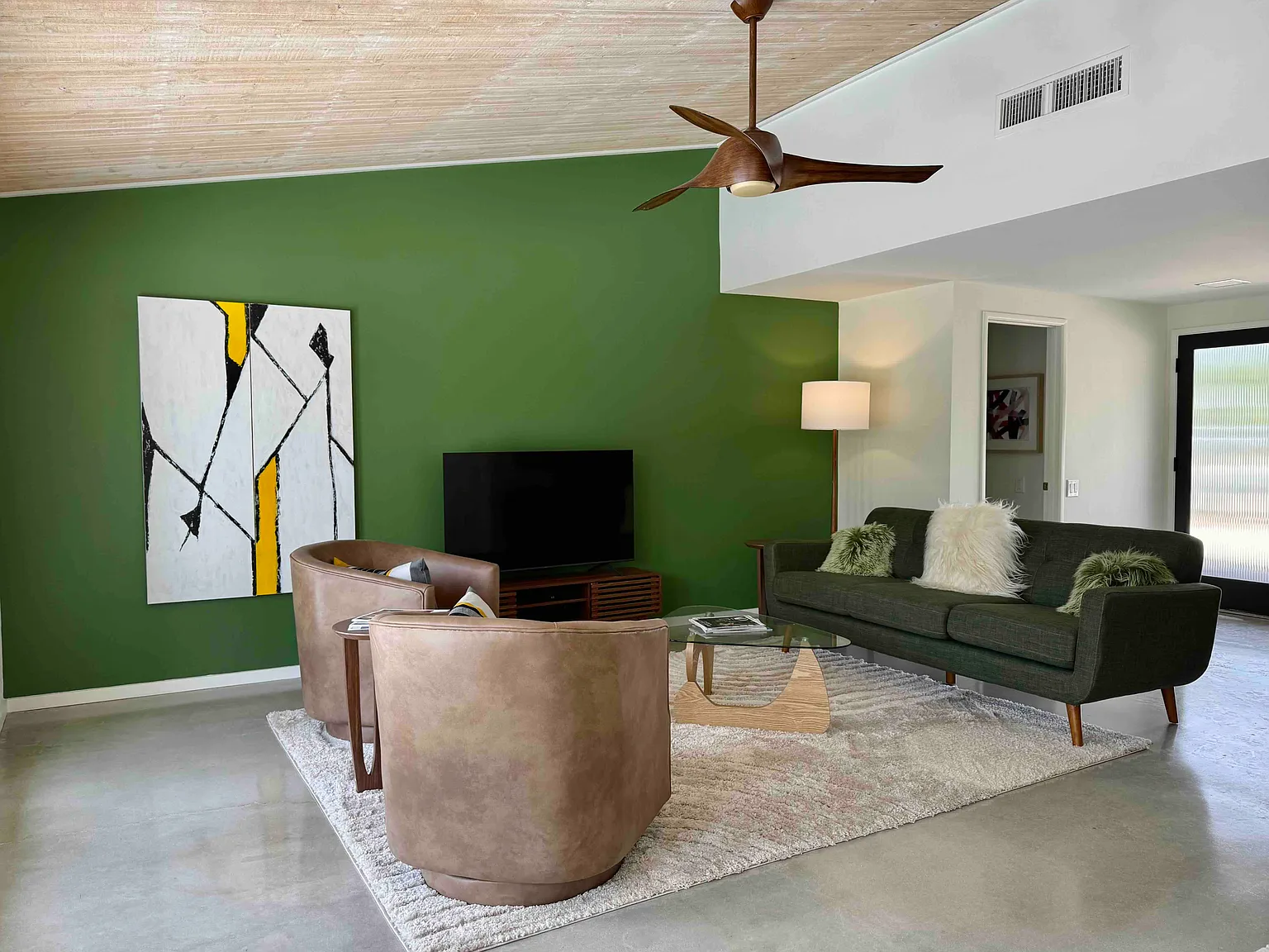 3 bed, 1829 sqft, $5,000 — Photo 4