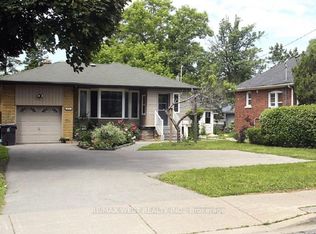 812 Kennedy Rd, Toronto, ON M1K2C8