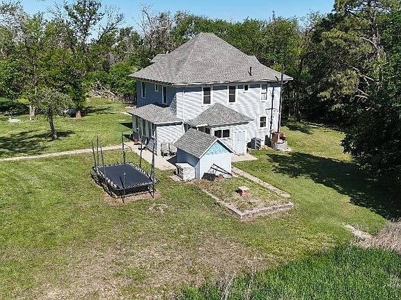 2nd image of 291 10th Rd