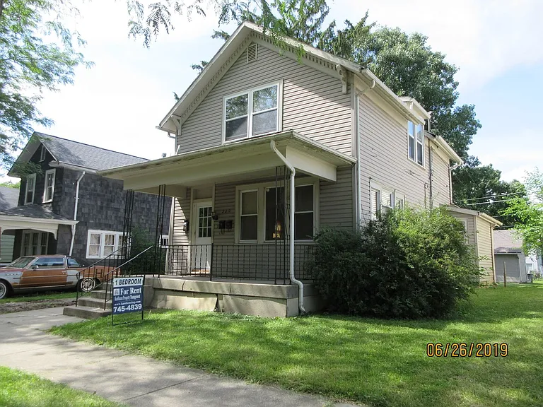 220 W Butler St — Photo 1