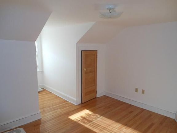 5th image of 210 N Broadway #2