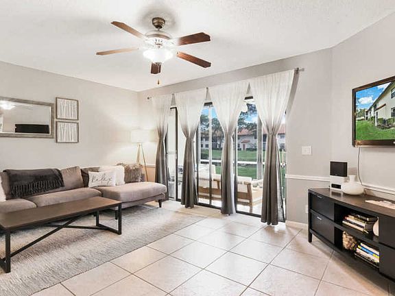 5th image of 207 Republic Ct