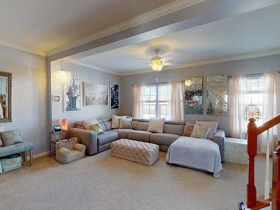 5th image of 118 Larose Dr