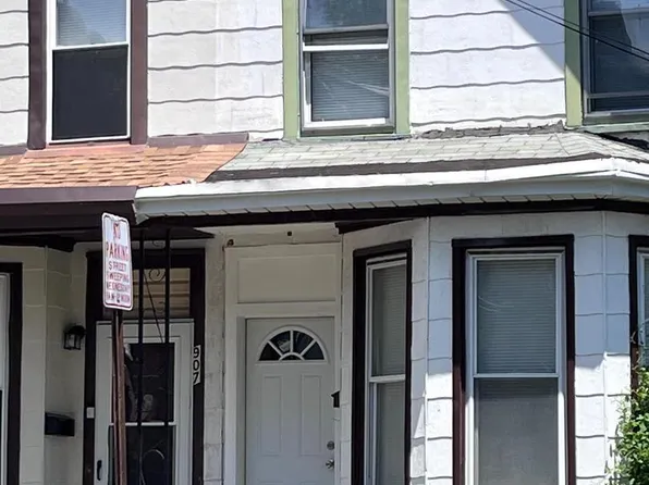 905 Pine St, Darby, PA 19023
