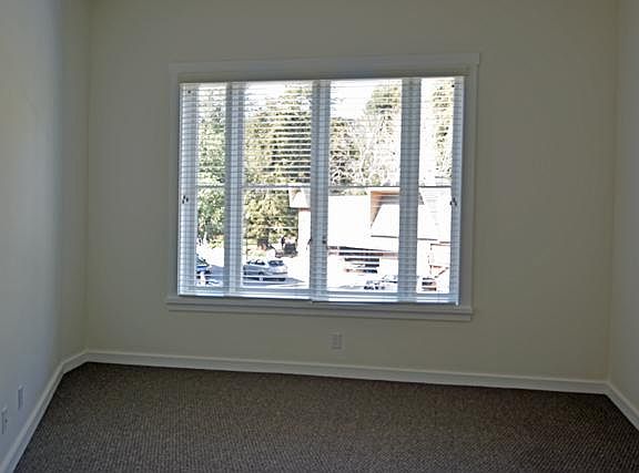 5th image of 65 Throckmorton Ave Unit 1