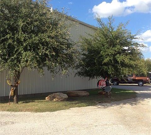 3rd image of 4812 Lewis Ct