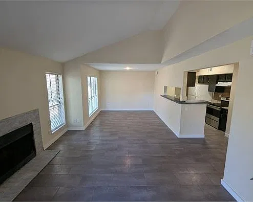 3 bed, 1179 sqft, $1,300 — Photo 2
