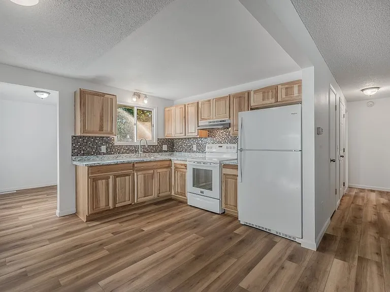 924 W Emma Ave #A — Photo 6