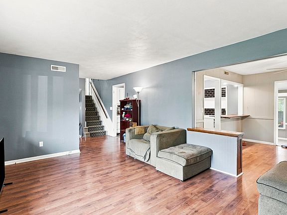 5th image of 4622 Lake Ave