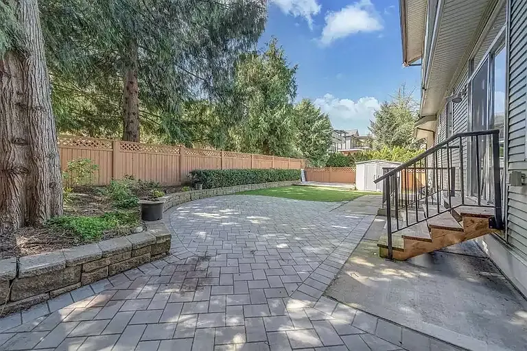 20752 Grade Cres #1A — Photo 4