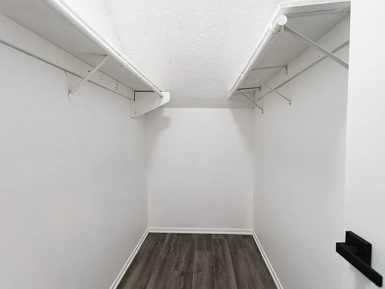 4444 Ensign Avenue — Photo 46