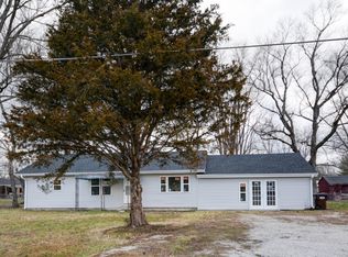 198 9th Ave, Clay City, KY 40312