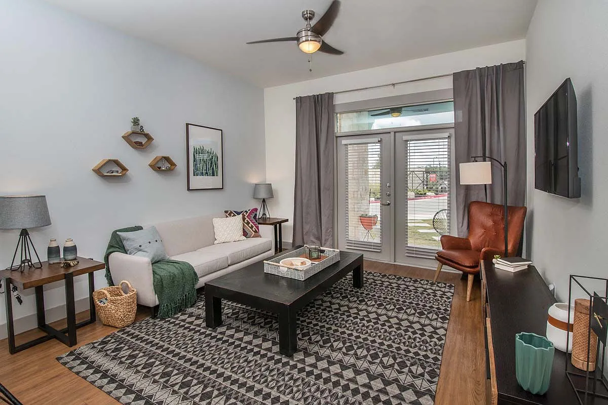 Ocotillo Apartments — Photo 3