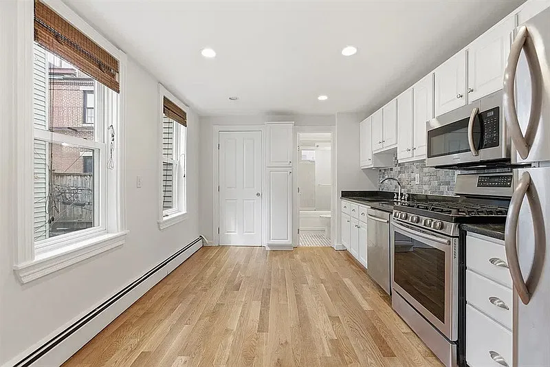 1 bed, 1.0 bath, $1,960 — Photo 4