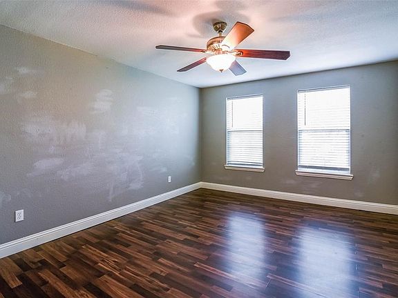 2nd image of 1407 S Travis St #B