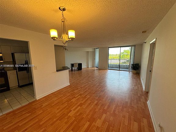 4th image of 3300 NE 191st St APT 410