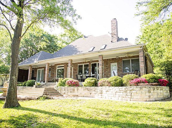 5th image of 219 Lakeside Dr