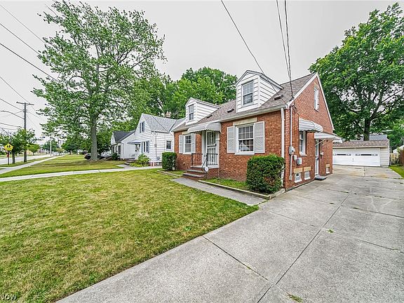 5th image of 25270 Shoreview Ave